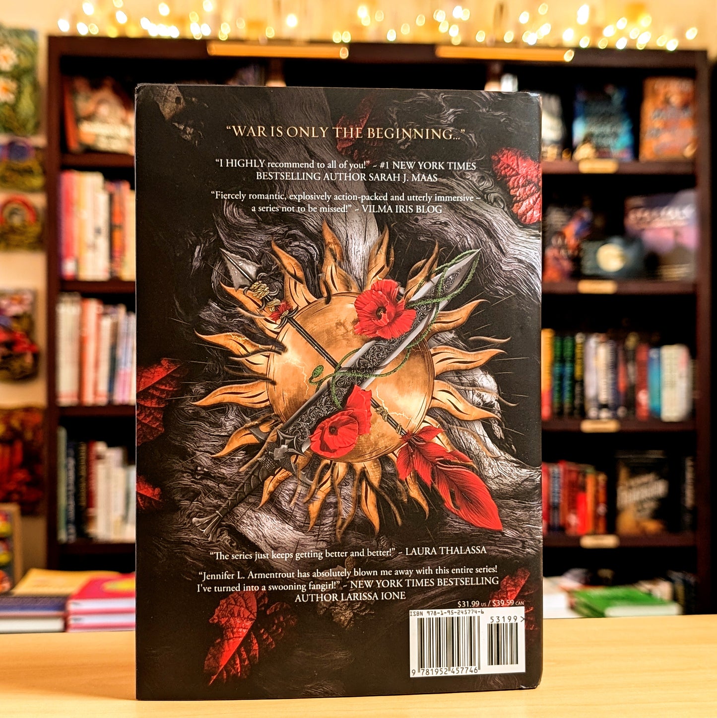 The War of Two Queens: A Blood and Ash Novel