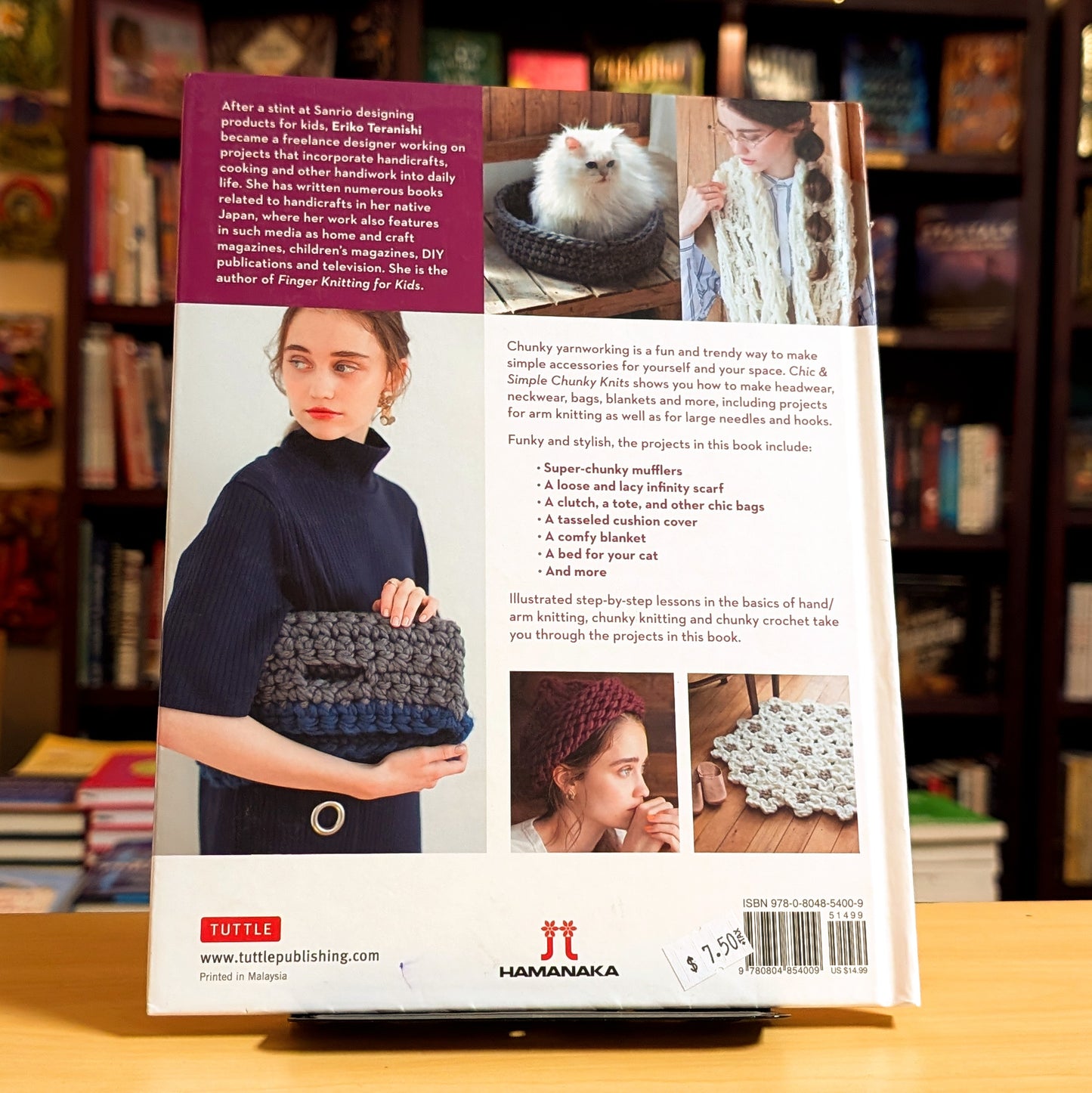 Chic & Simple Chunky Knits: For Arm Knitting, Needles & Crochet: Make Elegant Scarves, Bags, Caps, Blankets and More! (Includes 23 Projects)