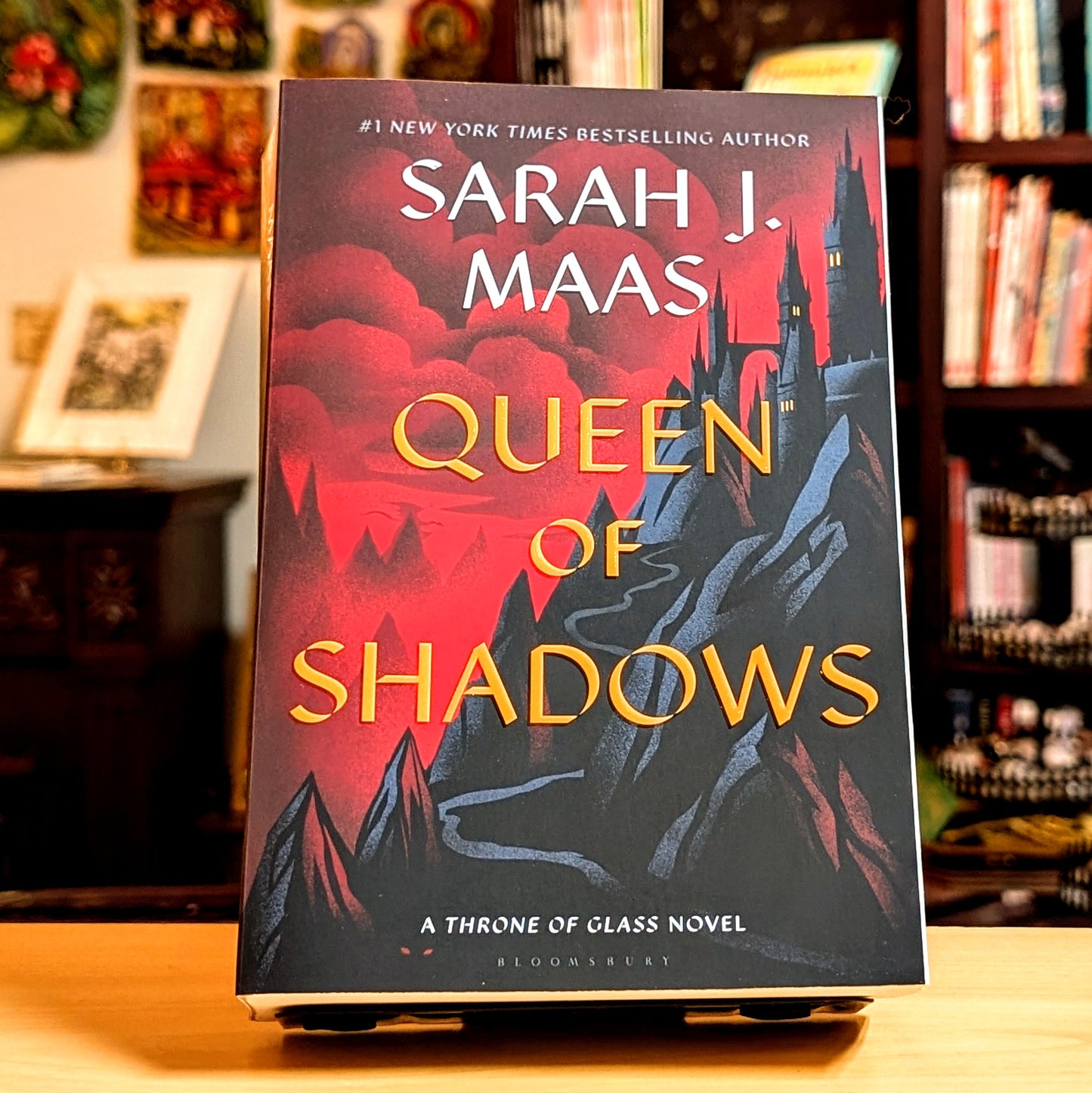 Queen of Shadows (Throne of Glass, 4)