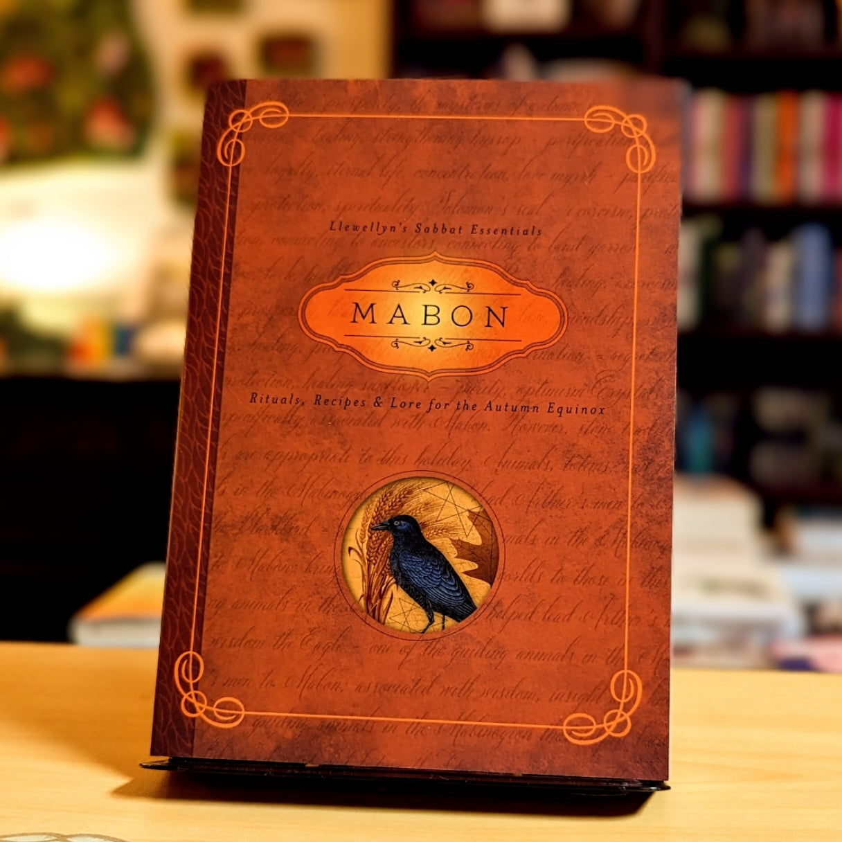 Mabon: Rituals, Recipes & Lore for the Autumn Equinox (Llewellyn's Sabbat Essentials, 5)