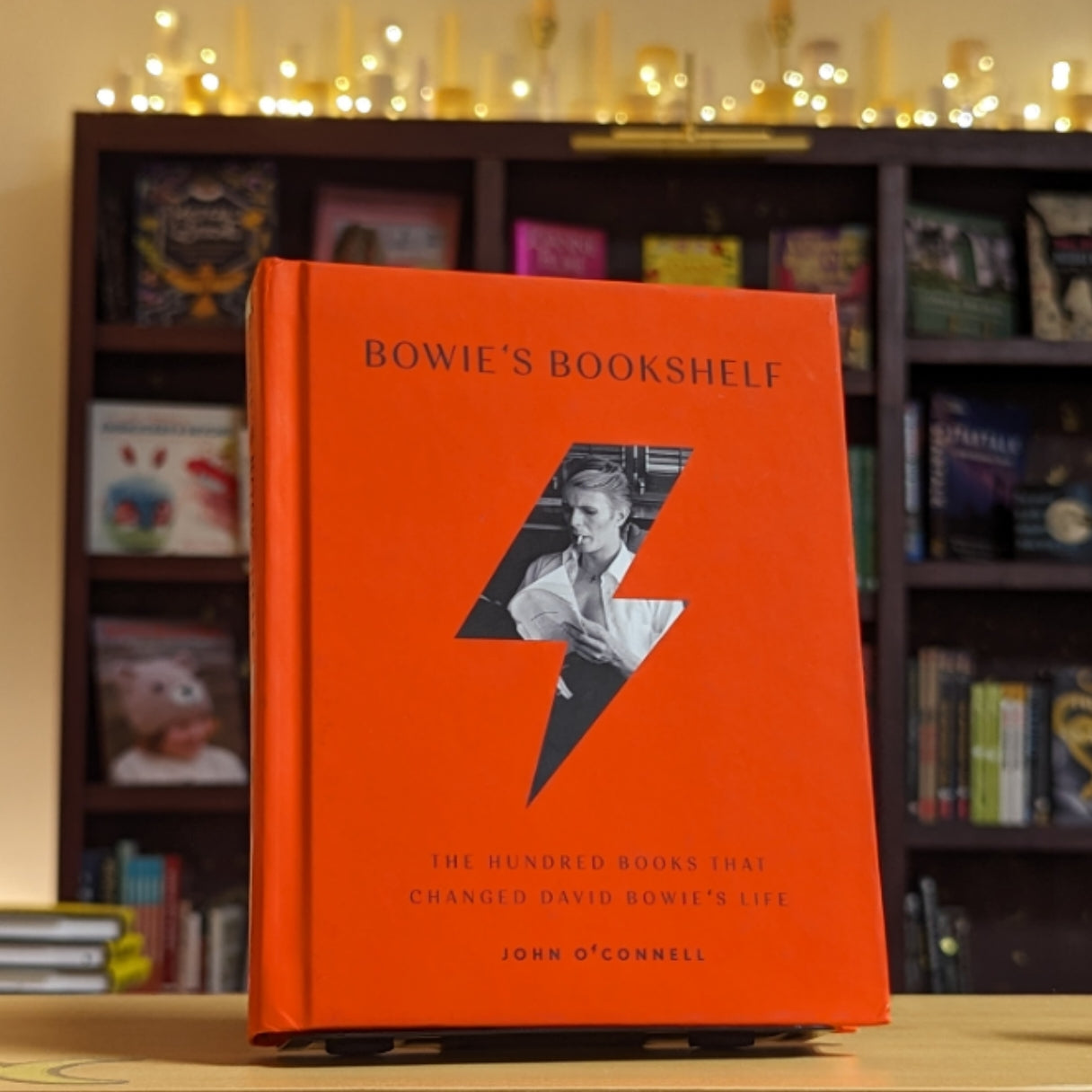Bowie's Bookshelf: The Hundred Books that Changed David Bowie's Life