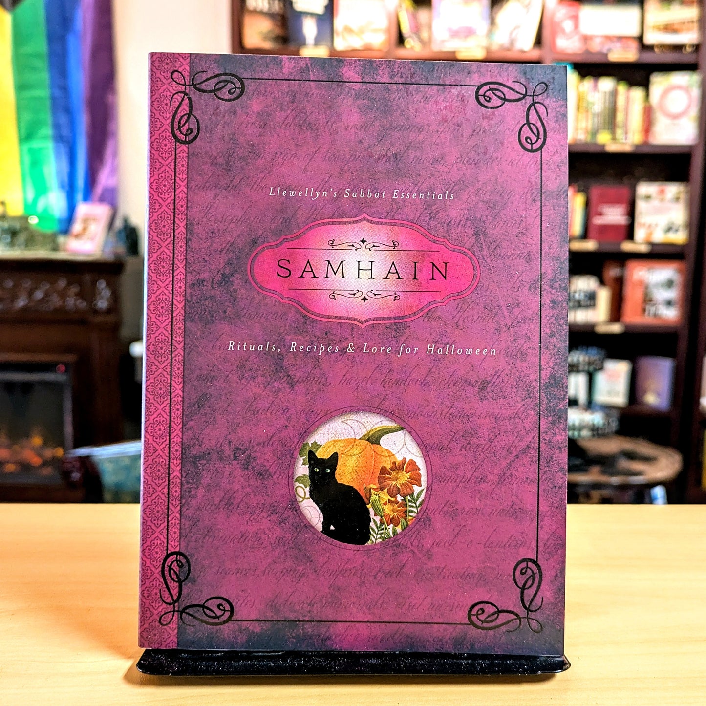 Samhain: Rituals, Recipes & Lore for Halloween (Llewellyn's Sabbat Essentials, 6)