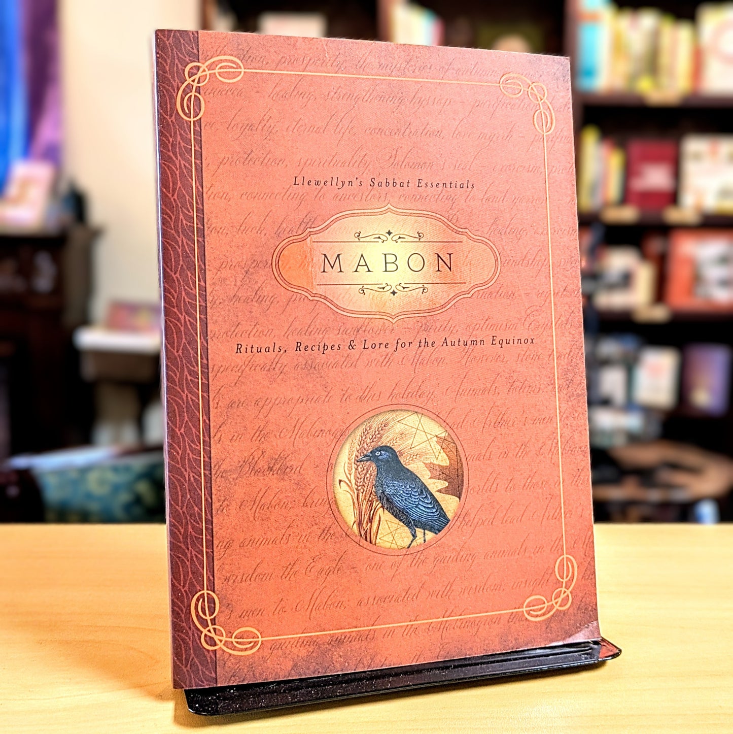 Mabon: Rituals, Recipes & Lore for the Autumn Equinox (Llewellyn's Sabbat Essentials, 5)