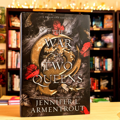 The War of Two Queens: A Blood and Ash Novel