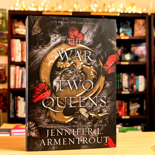 The War of Two Queens: A Blood and Ash Novel