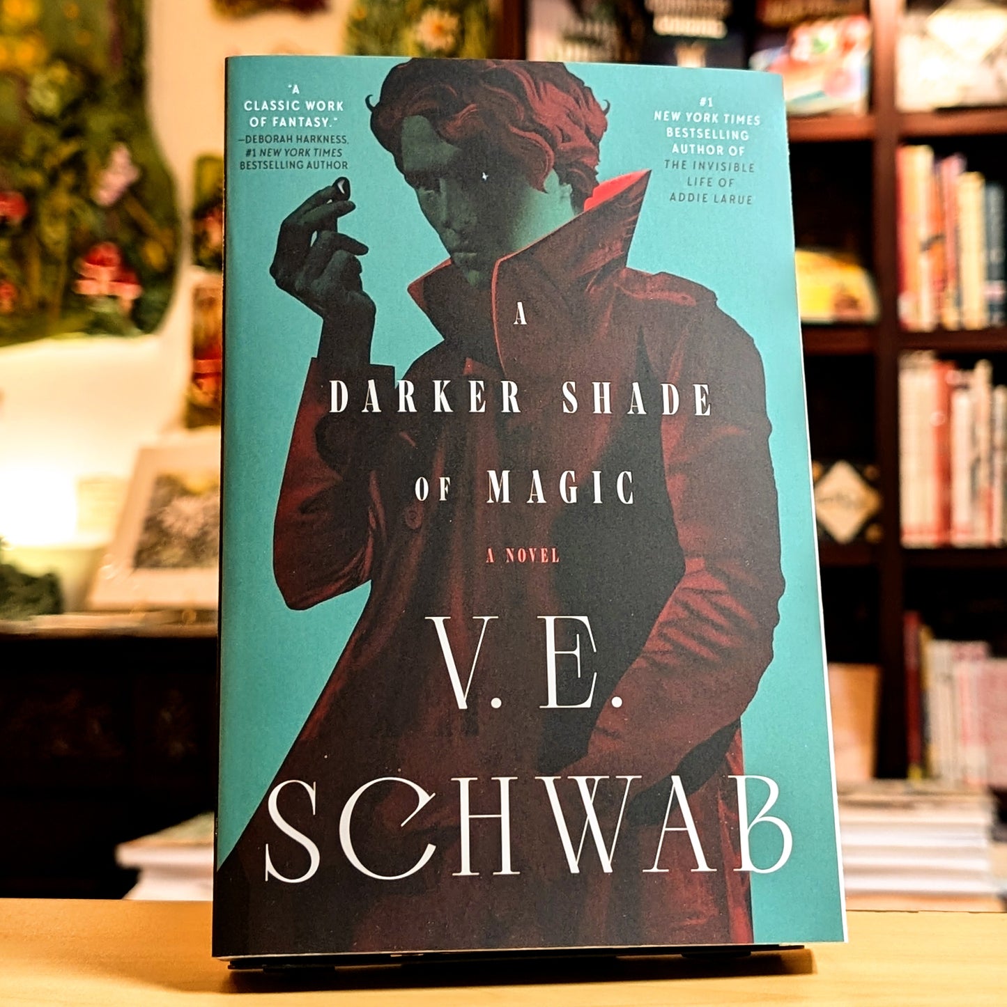 A Darker Shade of Magic: A Novel