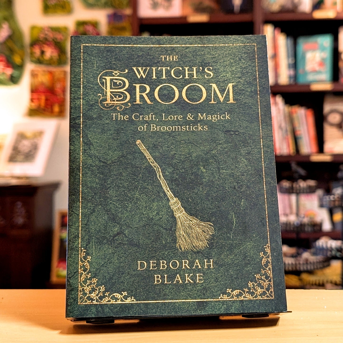 The Witch's Broom: The Craft, Lore & Magick of Broomsticks (The Witch's Tools Series, 1)