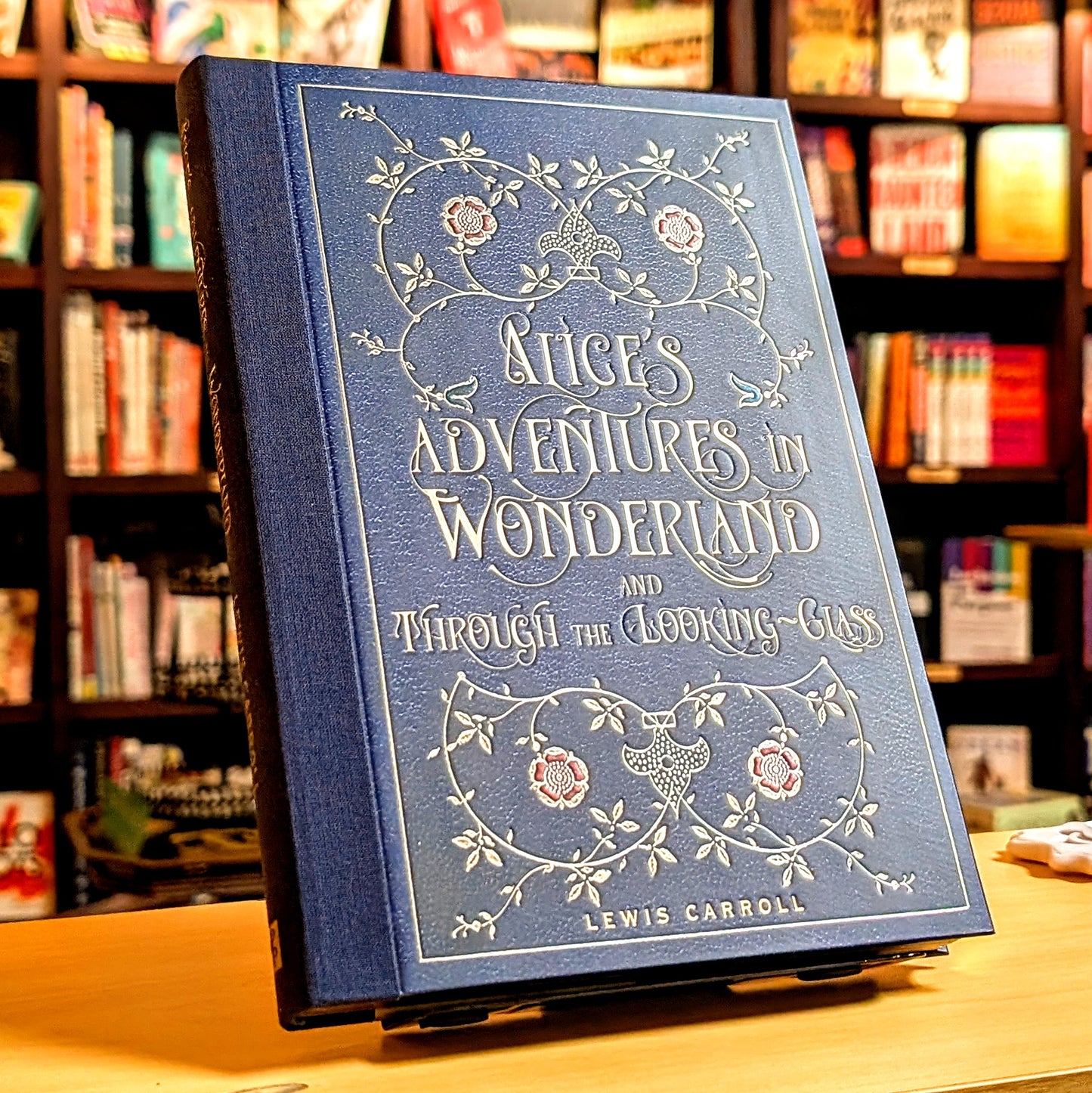 Alice's Adventures in Wonderland and Through the Looking Glass (Masterpiece Library Edition)