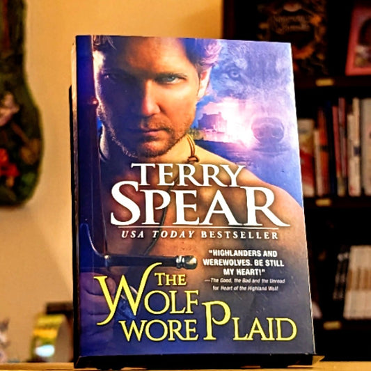 The Wolf Wore Plaid : A Shifter Highland Romance