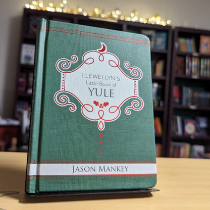 Llewellyn's Little Book of Yule (Llewellyn's Little Books, 14)