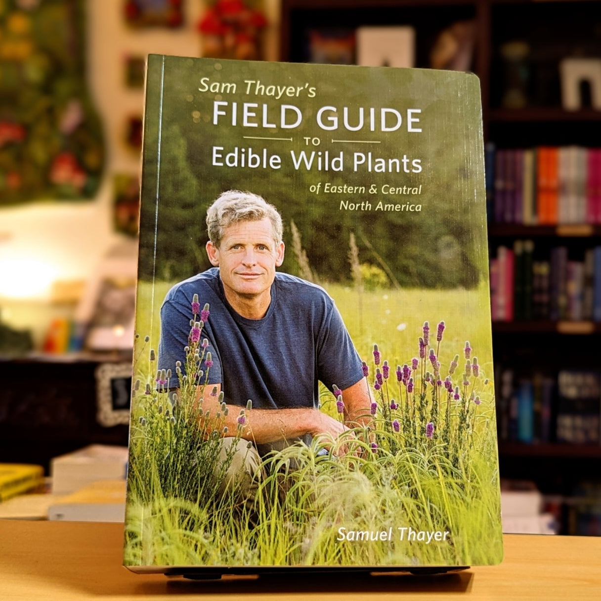 Sam Thayer's Field Guide to Edible Wild Plants: of Eastern and Central North America (The Sam Thayer's Field Guides)