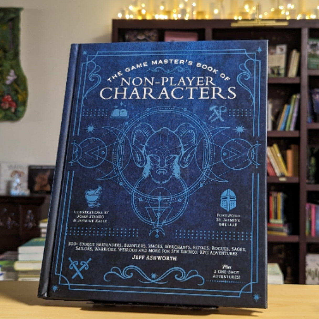 The Game Master's Book of Non-Player Characters: 500+ unique bartenders, brawlers, mages, merchants, royals, rogues, sages, sailors, warriors, weirdos ... RPG adventures (The Game Master Series)