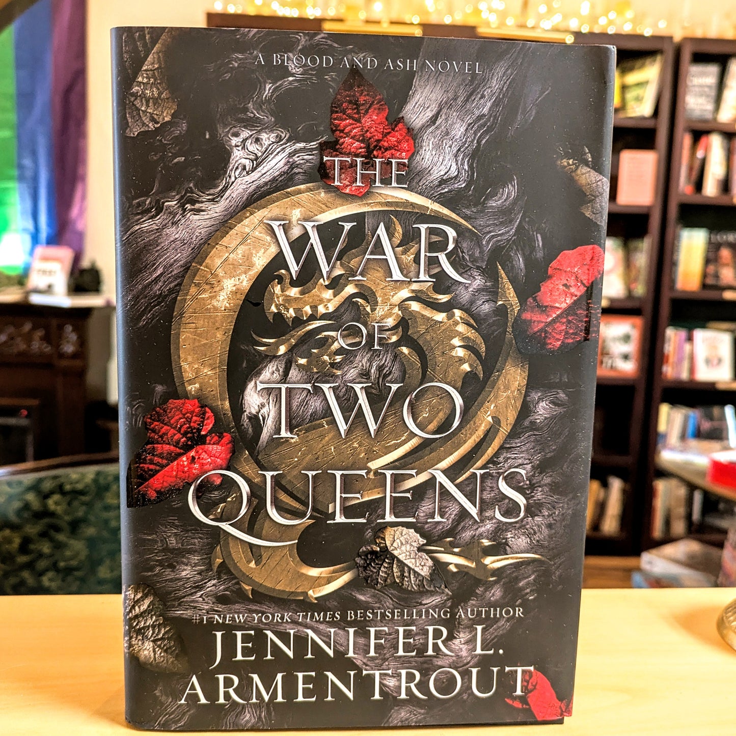 The War of Two Queens: A Blood and Ash Novel