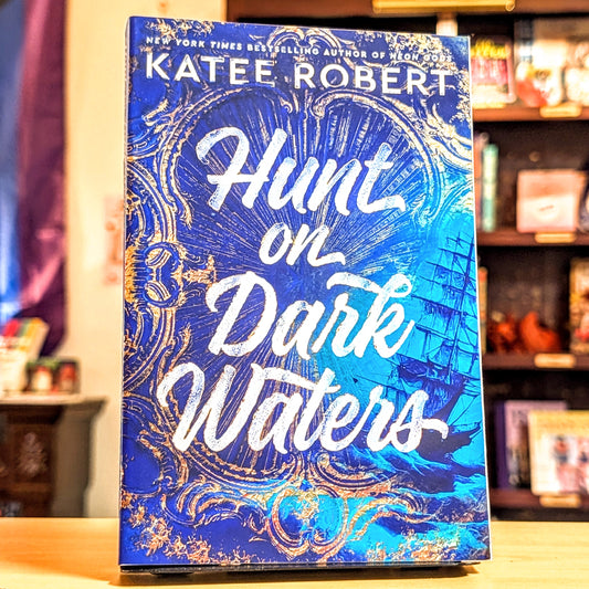 Hunt on Dark Waters (Crimson Sails)