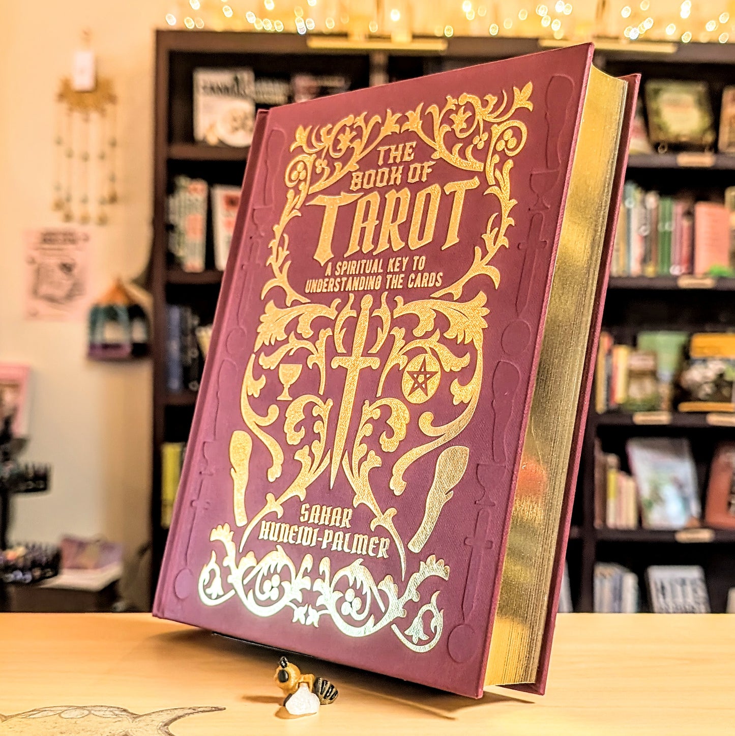 The Book of Tarot: A Spiritual Key to Understanding the Cards (Mystic Archives)